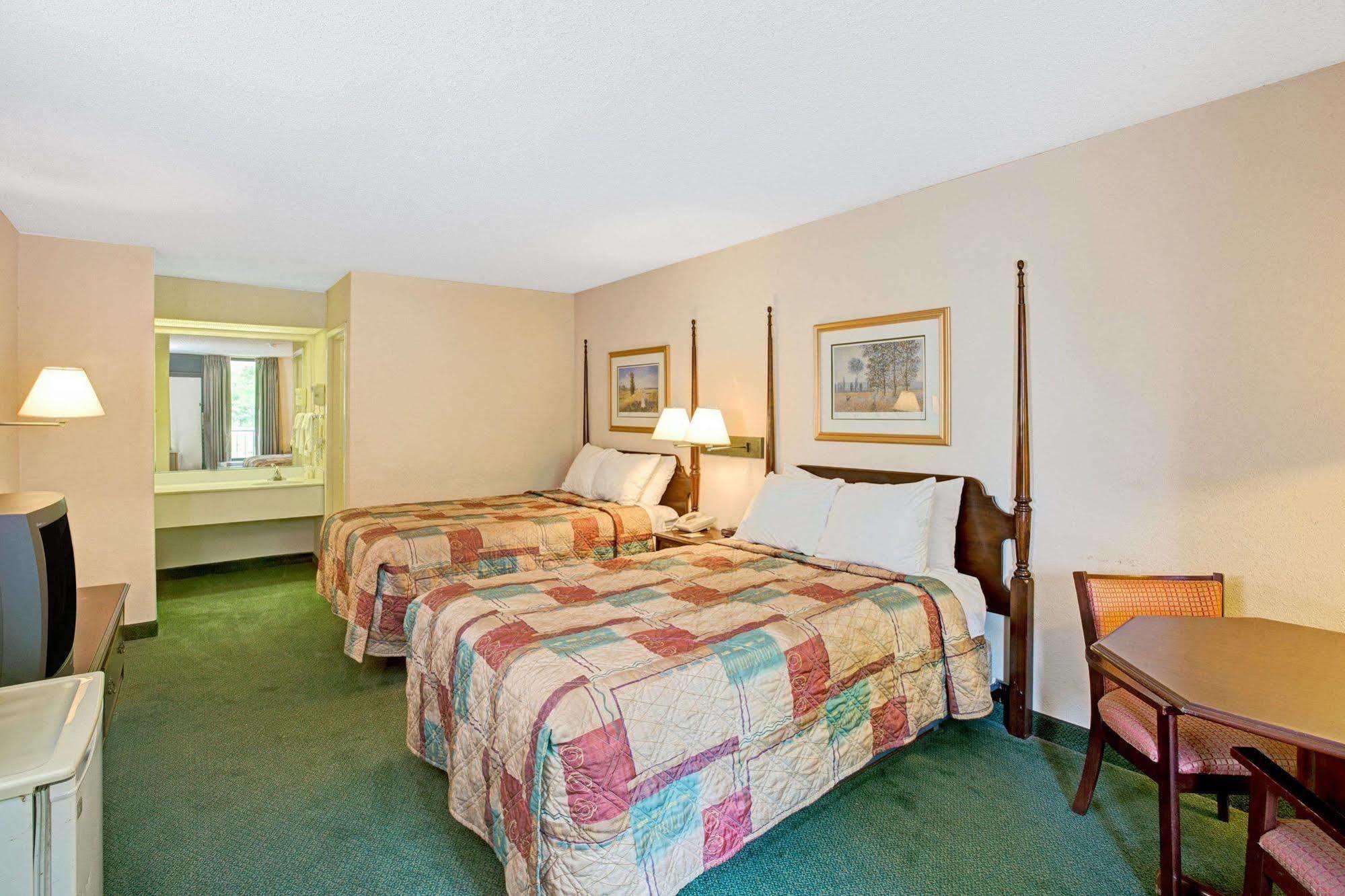 קורנליוס Days Inn Lake Norman מראה חיצוני תמונה